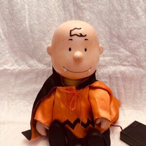 Gemmy Industries 1997 Halloween Dancing Dracula Charlie Brown Toy